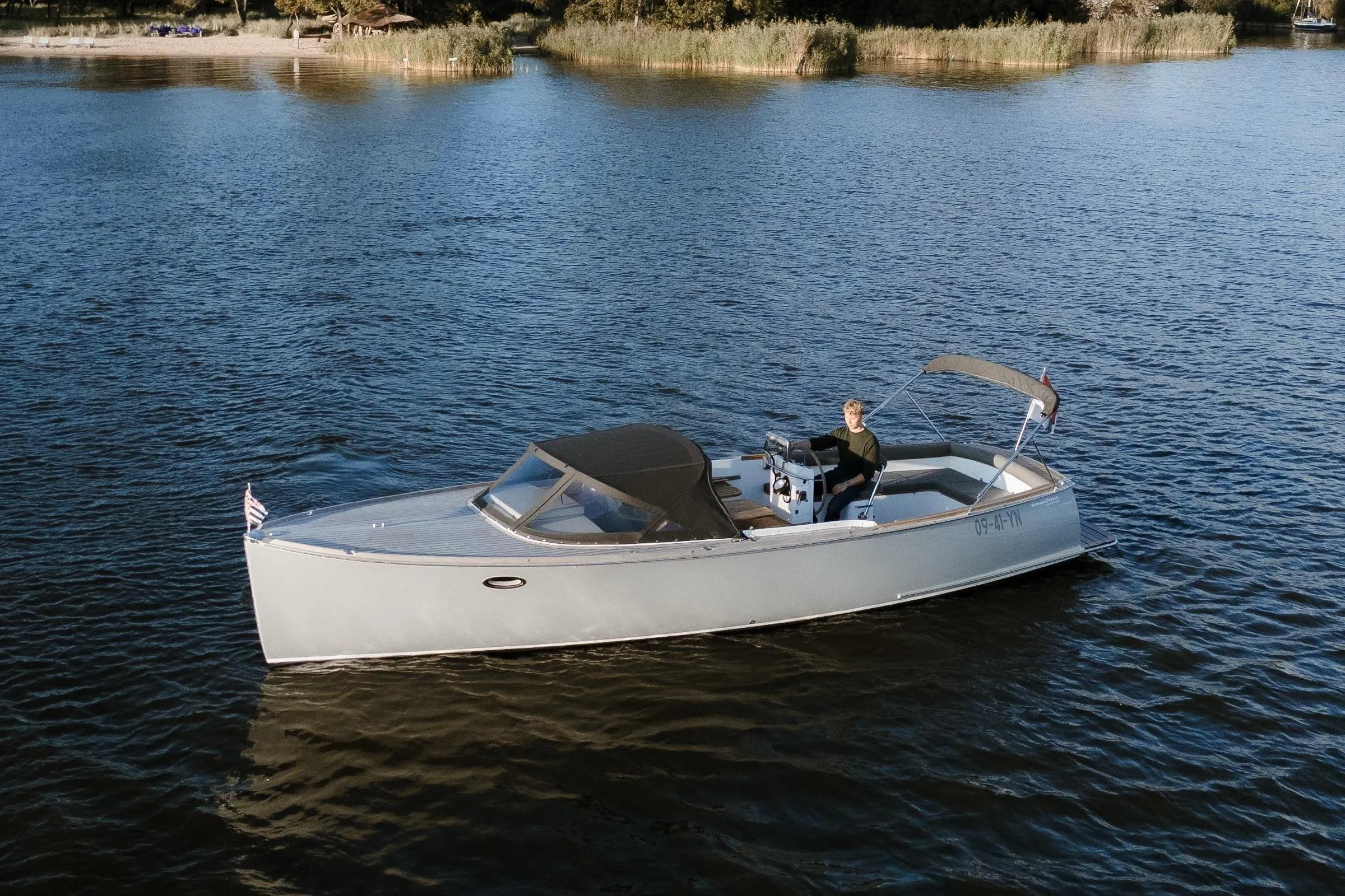 Tender AdmiralsTender C28