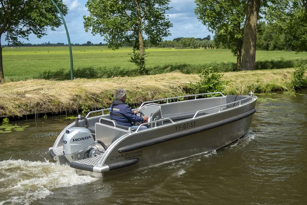 Van Zutphen 555 + Honda BF50: De eenvoud regeert