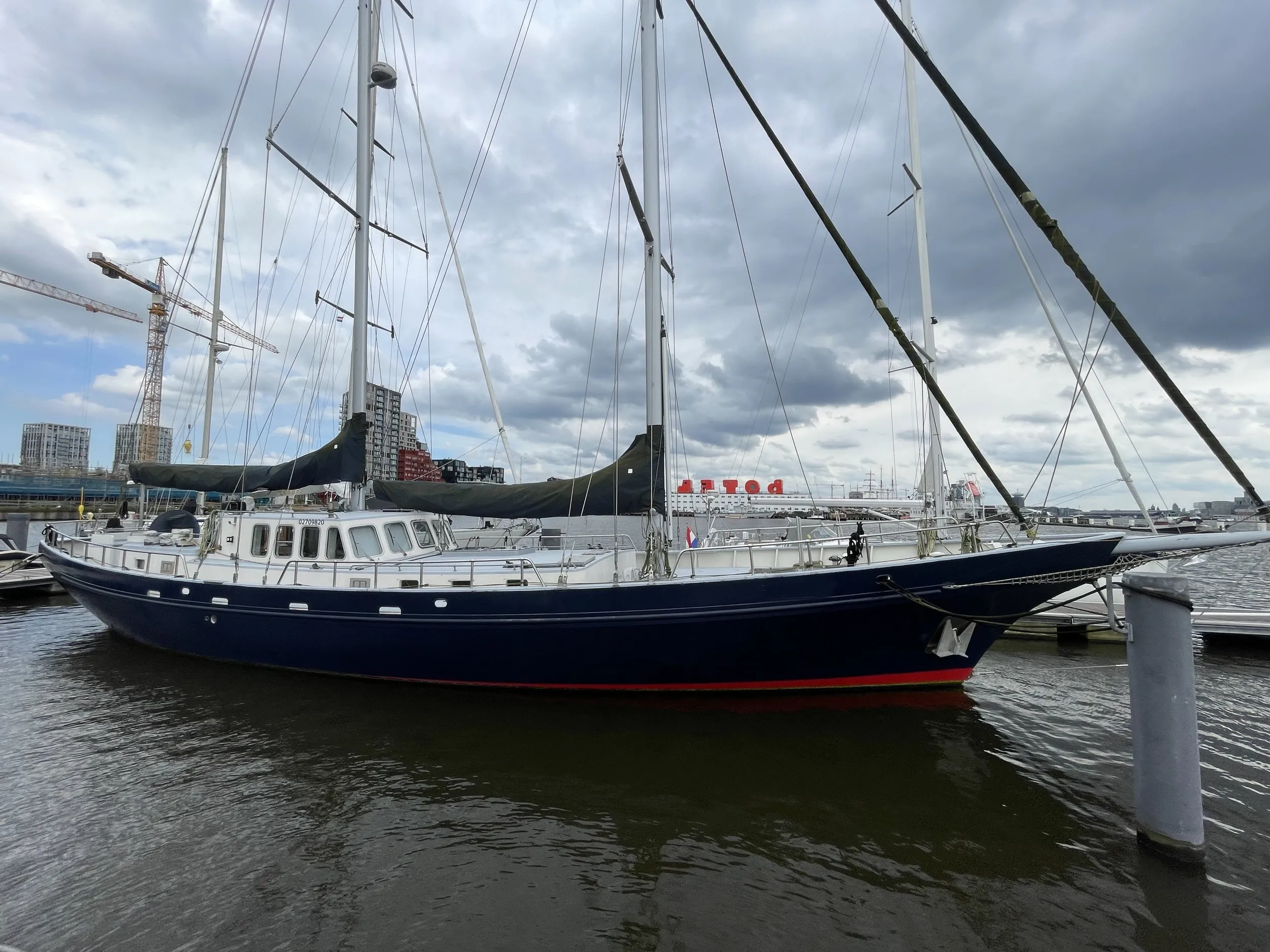 Dykstra Schooner 77, Midzwaard