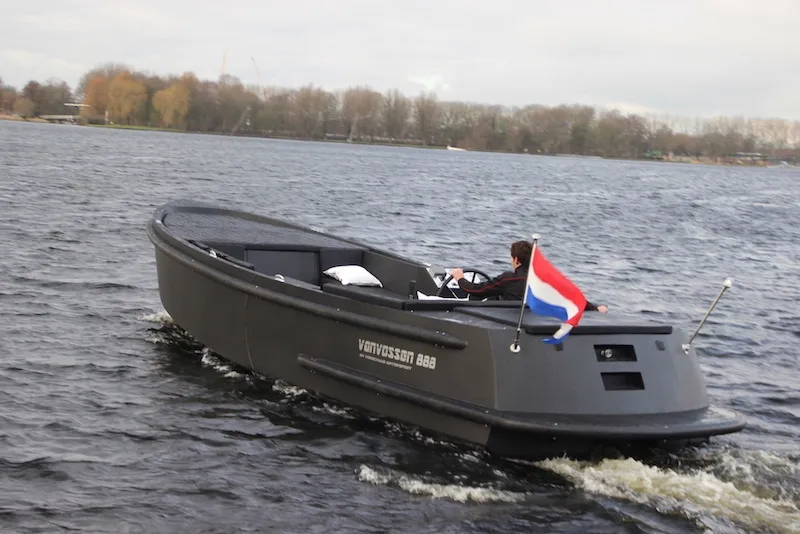 Van Vossen 888: om niet mee te spotten