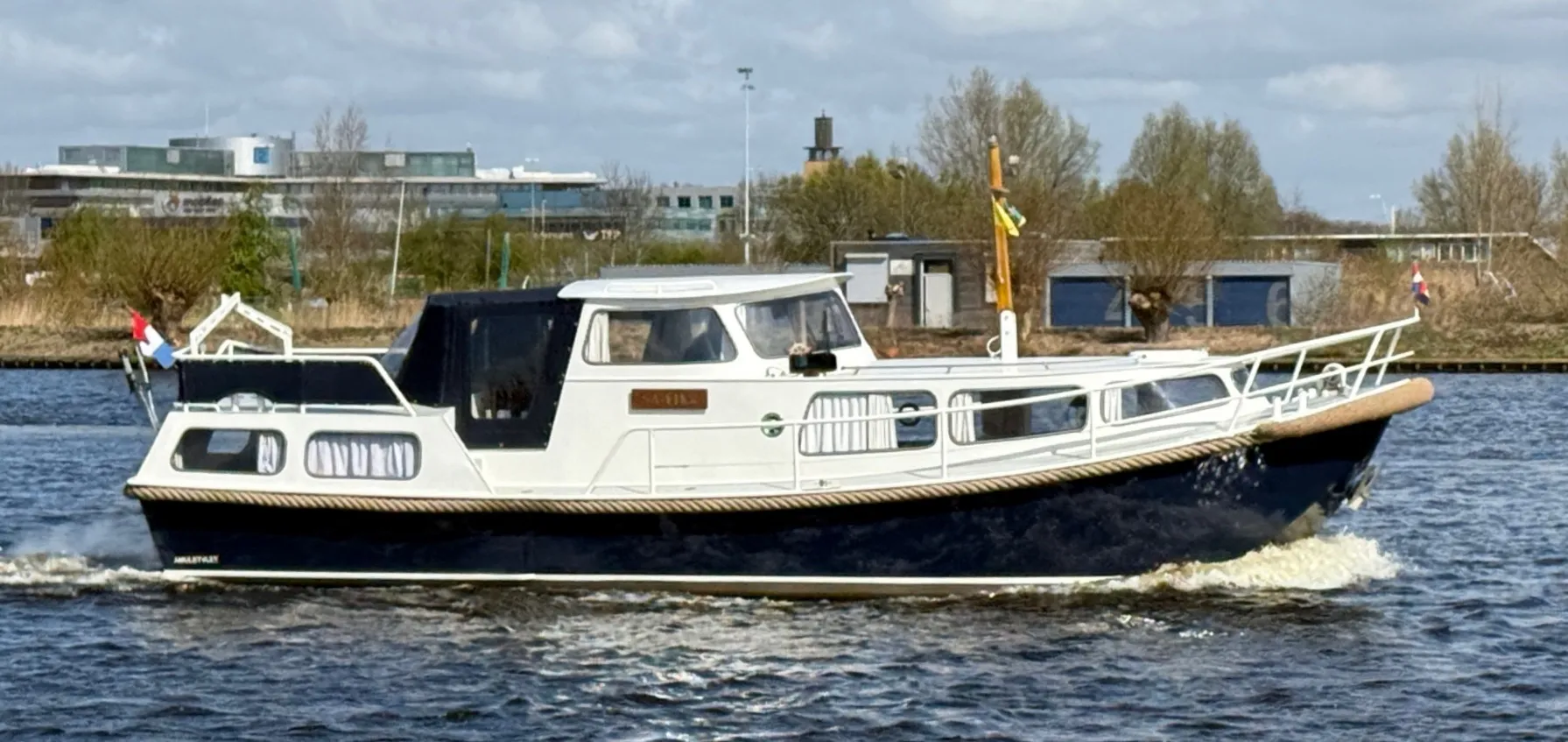 Amulet Vlet 10.00 OK AK