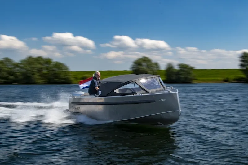 AluShip S-TNDR 620: Stoer, strak en simpel