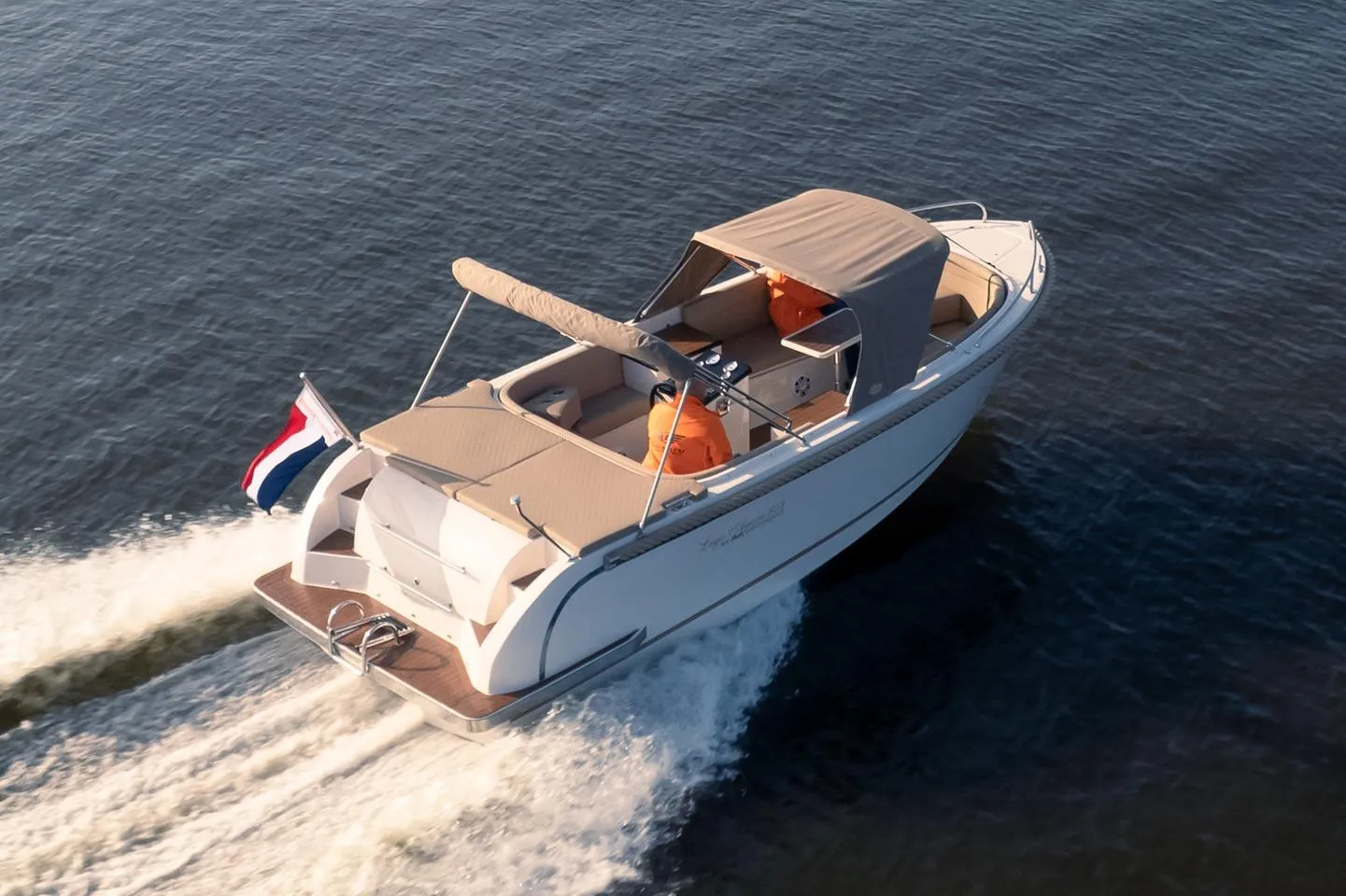 Lago Amore 606 Tender