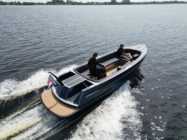 Vanvossen Tender 777 DE GROOTSTE SLOEPENSHOWROOM VAN NEDERLAND