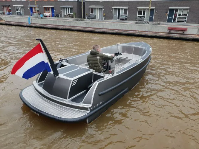 Van Vossen 600 tender DE GROOTSTE SLOEPENSHOWROOM VAN NEDERLAND