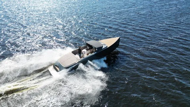 Outlaw 999 tender DE GROOTSTE SLOEPENSHOWROOM VAN NEDERLAND