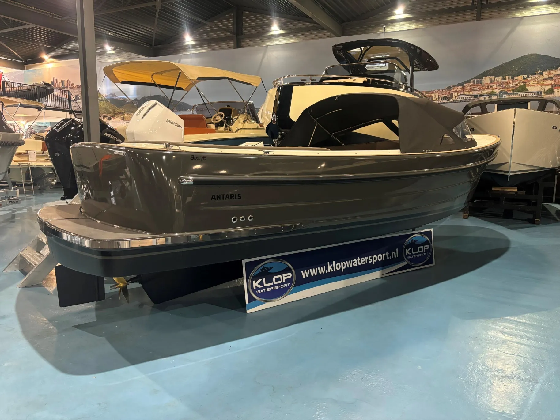 Antaris Sixty6 in RAL 7022 met 52 pk - op voorraad