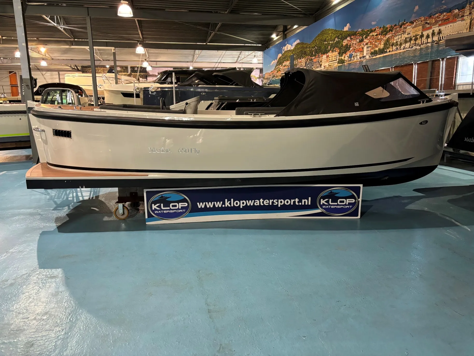 Maxima Boats 650 Flying Lounge in RAL kleur 7038 - op voorraad