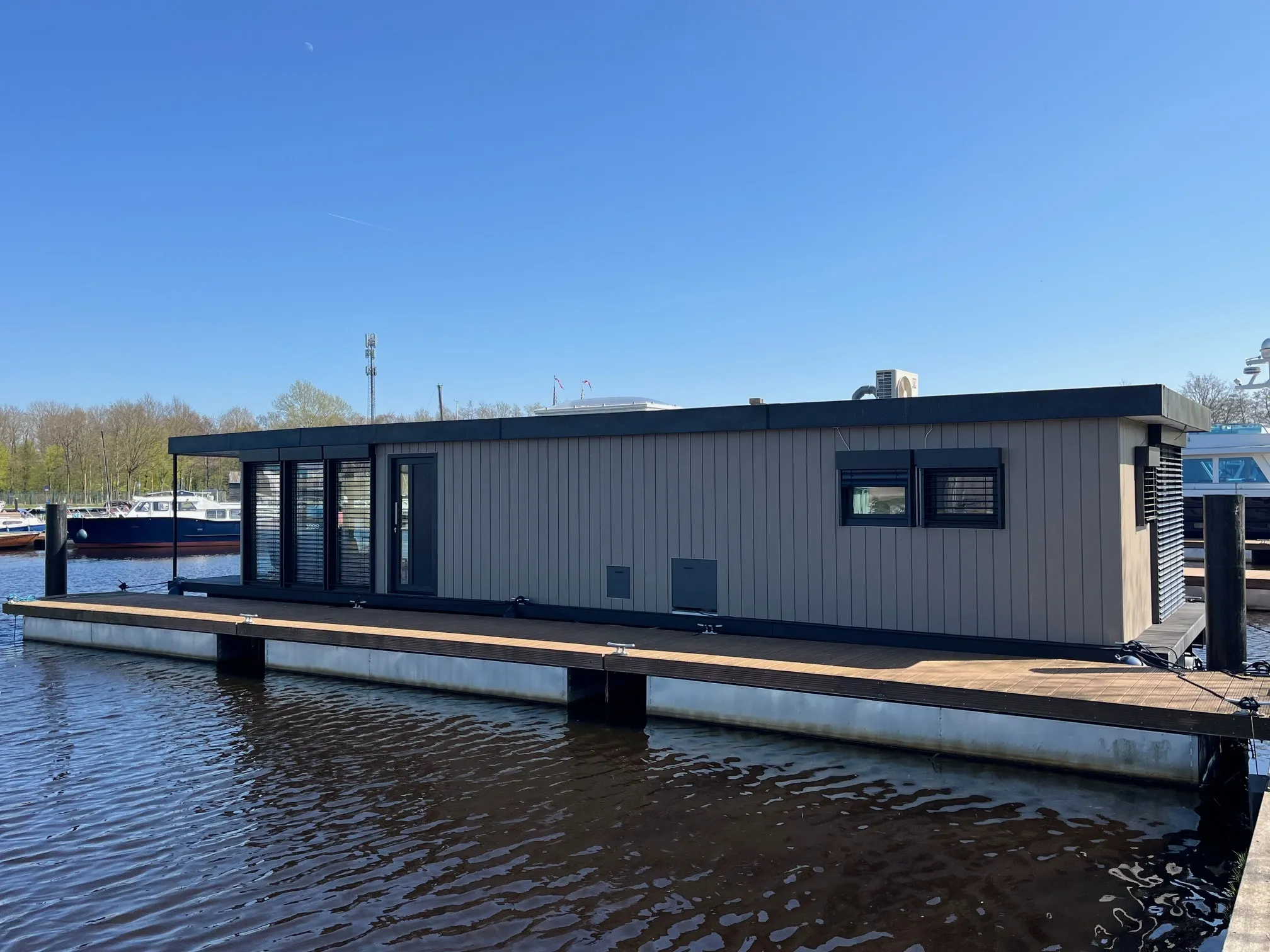 Dock 25 Houseboat 16 X 5 (met Ligplaats)