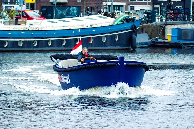 Bobsloepen Explorer 730: Feest sloep