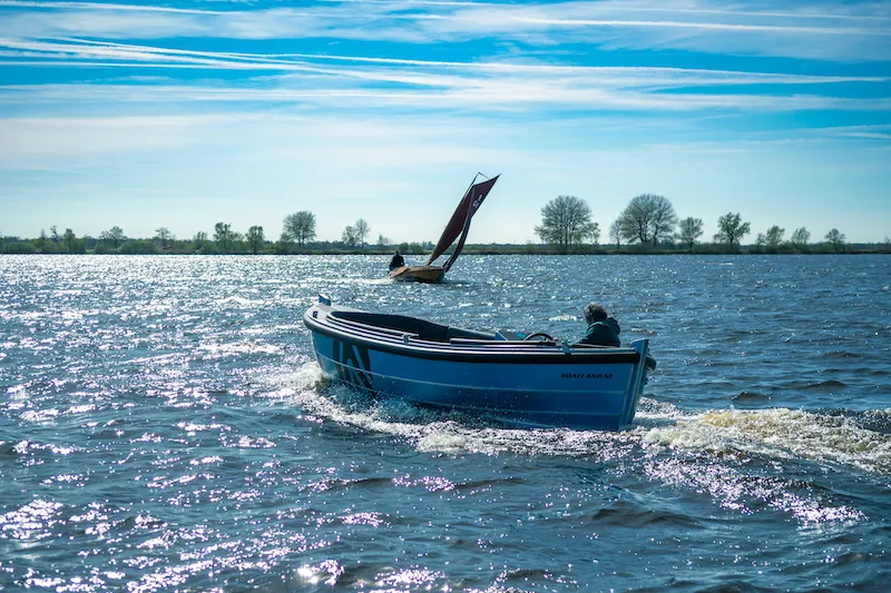 Alu-E-sloep en Alu-E-tender: Elegante elektroboten