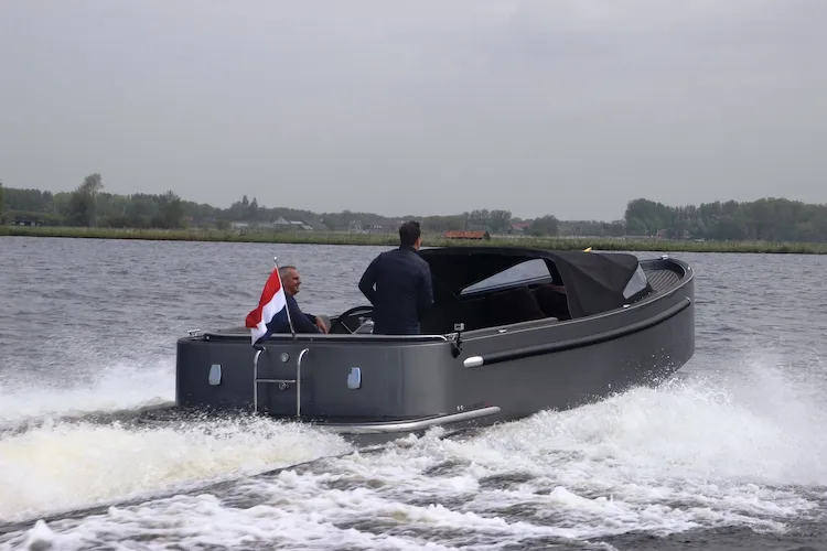 Seafury Hawker S:  Volgas met karakter