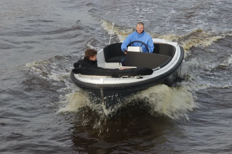 Corsiva 590 tender: Strakke Kaskraker