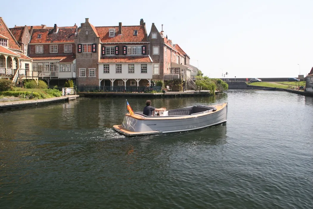 Enkhuizen tender 580: Modern ambachtelijk
