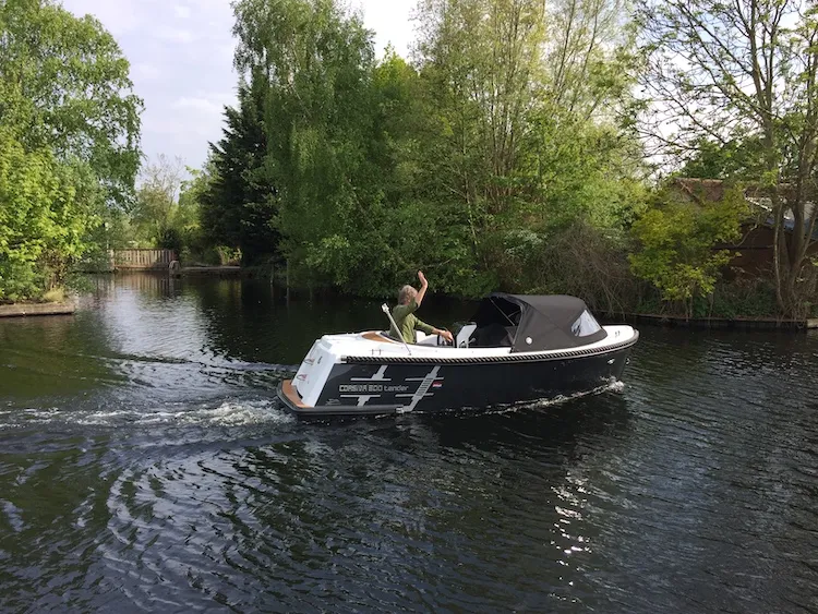 Corsiva 500 tender: Lekker snoetje