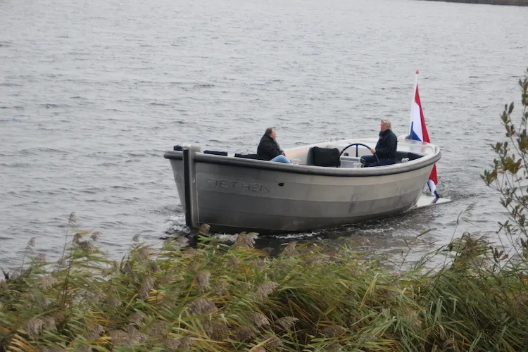 Bobsloepen Explorer 950: trendy megasloep