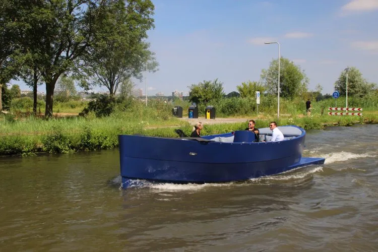 Triple X 800: Coole cross-over