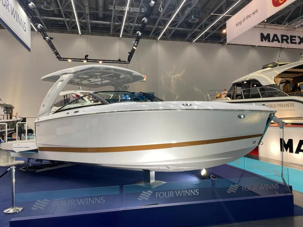 Four Winns H9 Bowrider