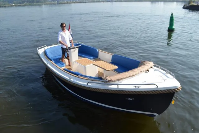 Waterspoor 630 DE GROOTSTE SLOEPENSHOWROOM VAN NEDERLAND